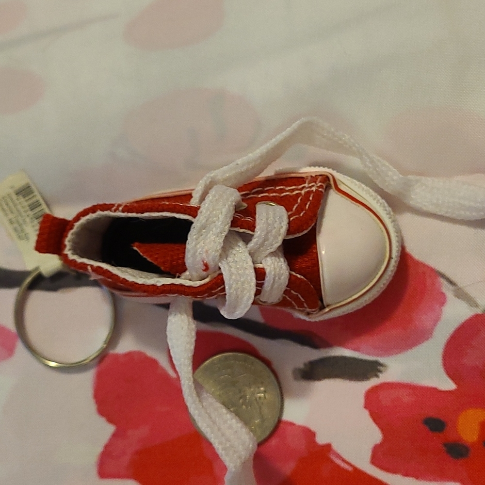 Little Sneaker Keychains 2" - Picture 6 of 9